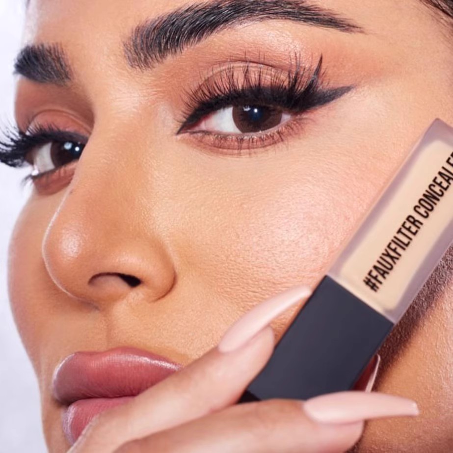 Huda Beauty Faux Filter Lumino - Beauty Makeup Filter ulasan dan harga
